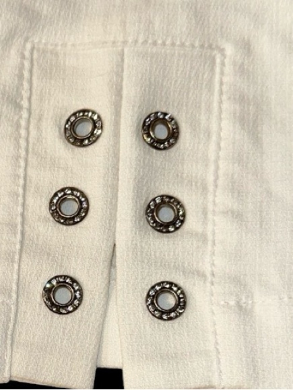 Mesmerize Stretch Cropped White Capris w/ Embellished Grommets on Hem. Size 10. - Picture 5 of 5